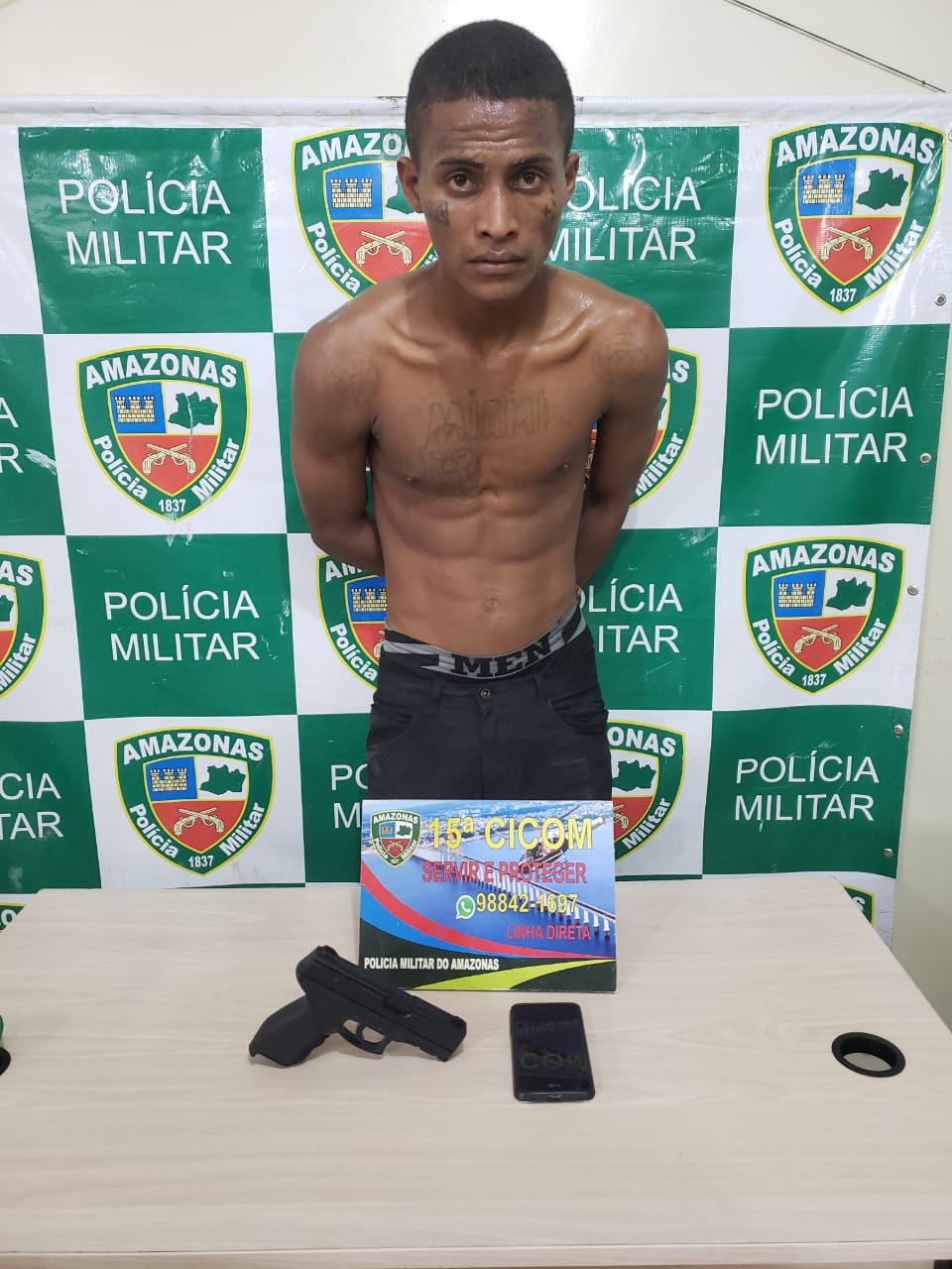 Suspeito de fazer arrastão é preso ao tentar se esconder no telhado de escola em Manaus