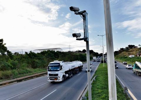Bolsonaro manda suspender uso de radares nas rodovias federais