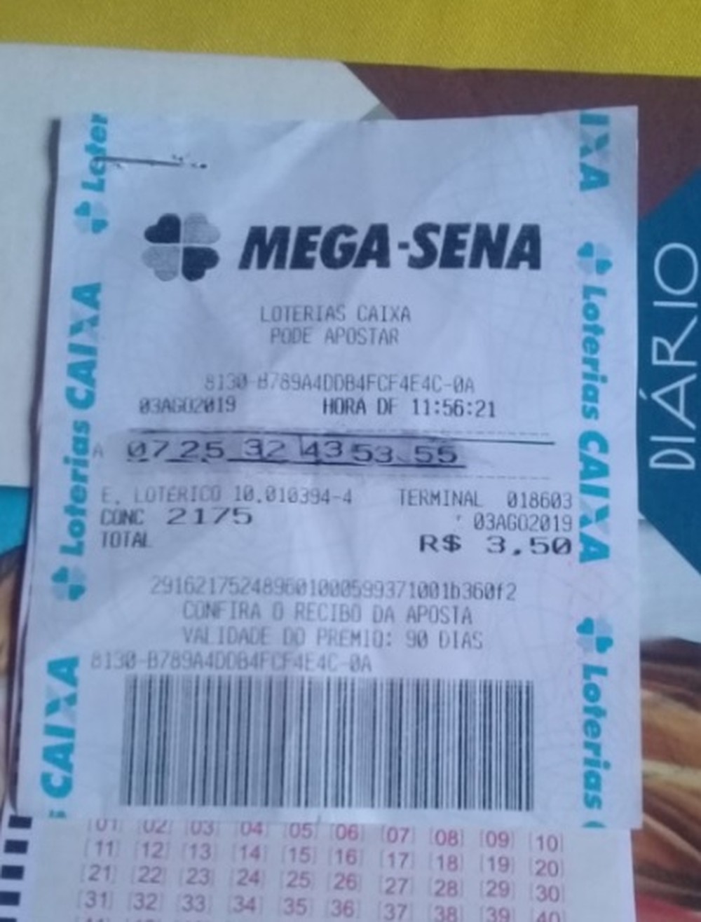 Mulher tenta tirar prêmio da Mega-Sena com bilhete falso e é detida