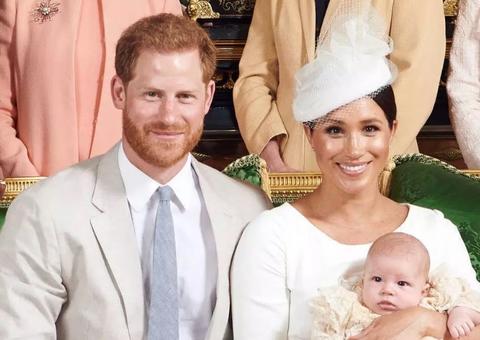 Fios de cabelo de Archie revelam se menino puxou ao príncipe Harry ou à mãe