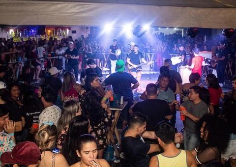 Pagode dos Amigos e Vem K Sambar  agitam sexta da roda de samba Ei Deixa Eu Te Falar