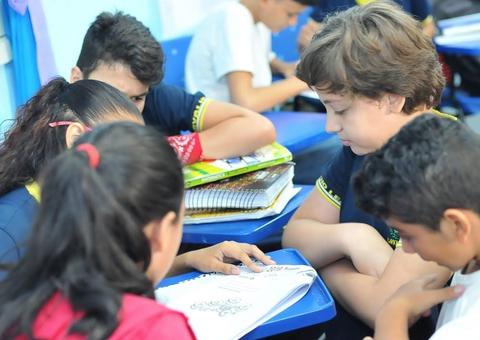 Escolas estão proibidas de impedir a entrada de alunos sem uniforme no Amazonas