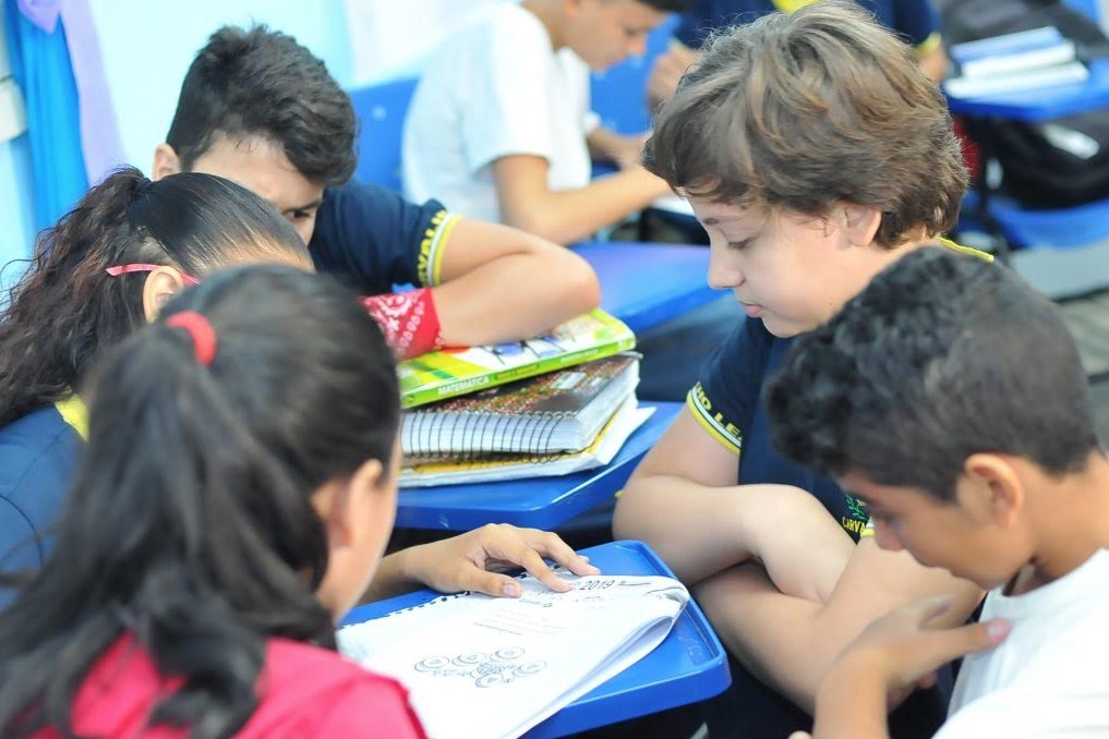 Escolas estão proibidas de impedir a entrada de alunos sem uniforme no Amazonas