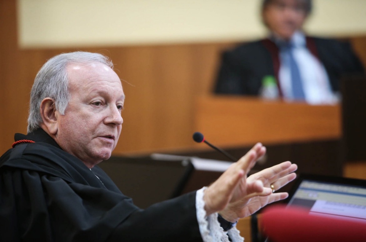 Justiça determina que prefeitura reajuste salários de conselheiros tutelares no Amazonas