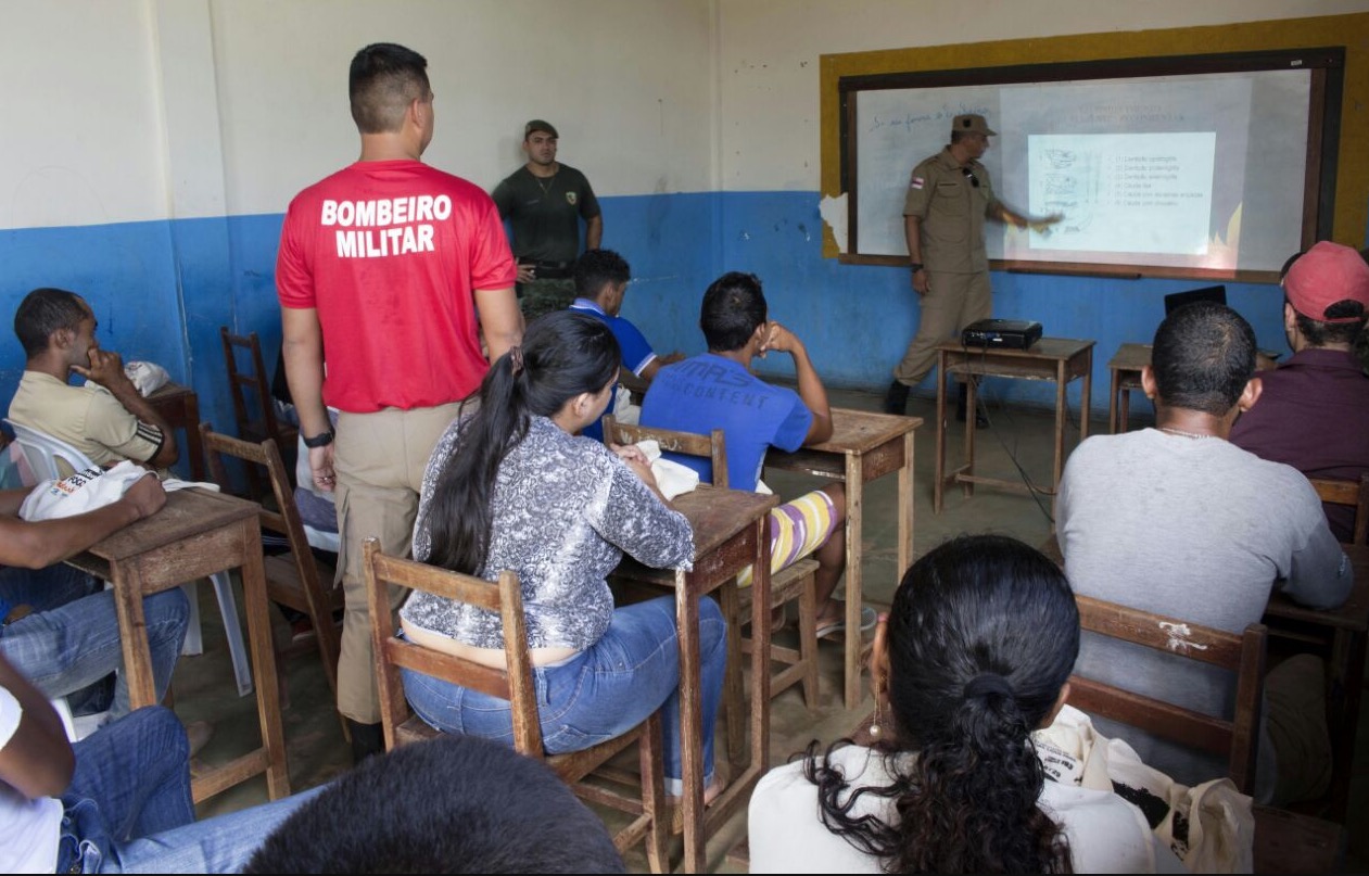 Curso gratuito de brigadista de incêndio é realizado nas unidades da UEA