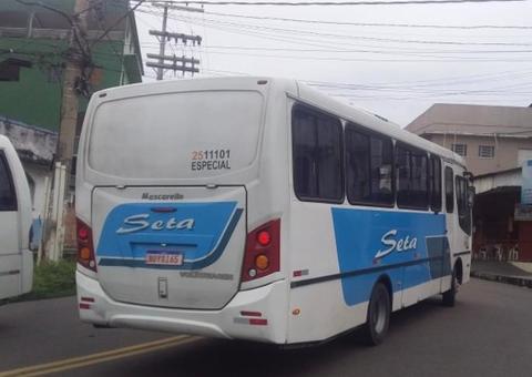 Criminosos agridem a socos e 'mata-leão' mais de 20 trabalhadores durante assalto a rota em Manaus