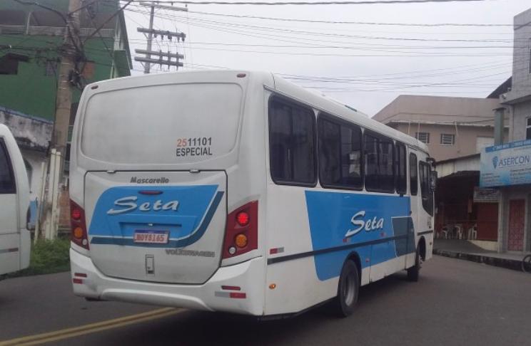 Criminosos agridem a socos e 'mata-leão' mais de 20 trabalhadores durante assalto a rota em Manaus