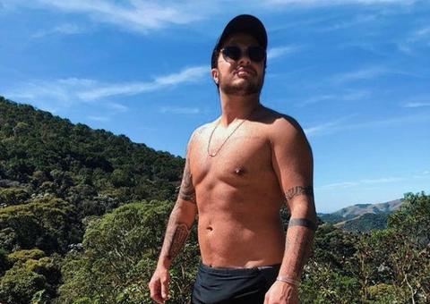 Thammy Miranda posa de sunga e volume na cueca intriga internautas