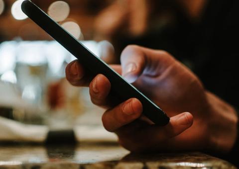 Internauta que compartilhar fotos íntimas pode indenizar vítima por dano moral ou material