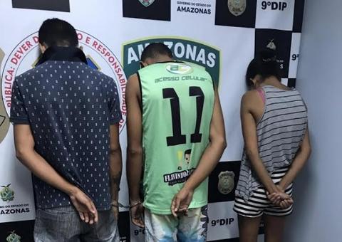 Trio é preso suspeito de vender drogas em beco na zona leste de Manaus