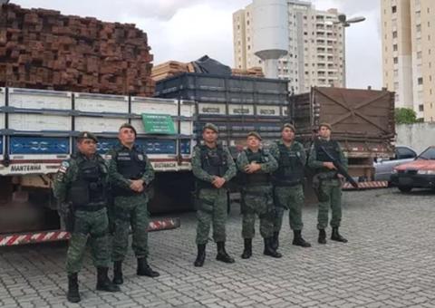 Três caminhões com madeira serrada ilegal são apreendidos no Amazonas