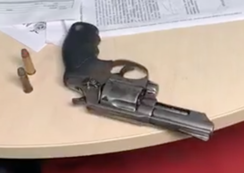  Em Manaus, homem é preso com arma de fogo durante ‘bebedeira' em bar 