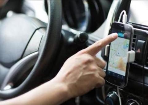 Corpo de motorista de aplicativo e passageiro são encontrados com marcas de tiros 