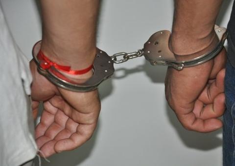 Em Manaus, dupla é presa suspeita de tentar executar venezuelano a tiros no meio da rua