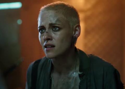 Kristen Stewart é atacada no fundo do oceano no trailer sufocante de Ameaça Profunda