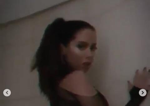 De fio dental, Anitta enlouquece com rebolado sensual e deixa pouco para imaginação