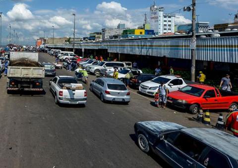 Homem é baleado por suposto traficante na Feira da Manaus Moderna