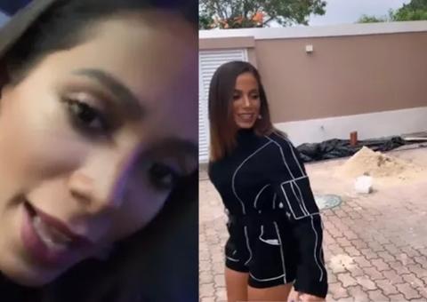 Anitta reclama de ‘obra milionária’ em casa: ‘As mães cismam em consertar coisas’ 