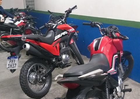 Polícia encontra prédio usado para desmanche de veículos em Manaus 