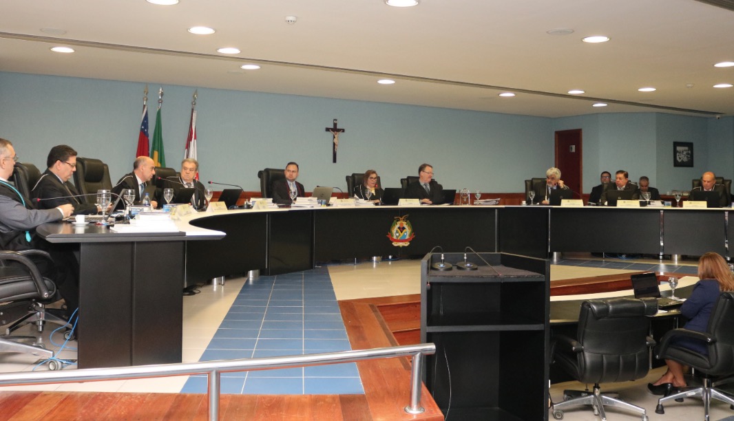 TCE aprova contas de ex-prefeito no Amazonas, mas aplica multa de quase R$ 6 mil 