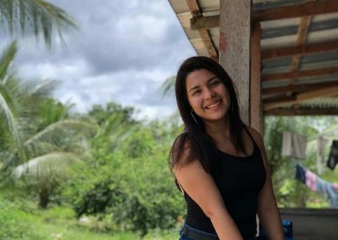 ‘Não fizeram sinal pra parar’, diz motociclista que estava com jovem morta por PM no Amazonas