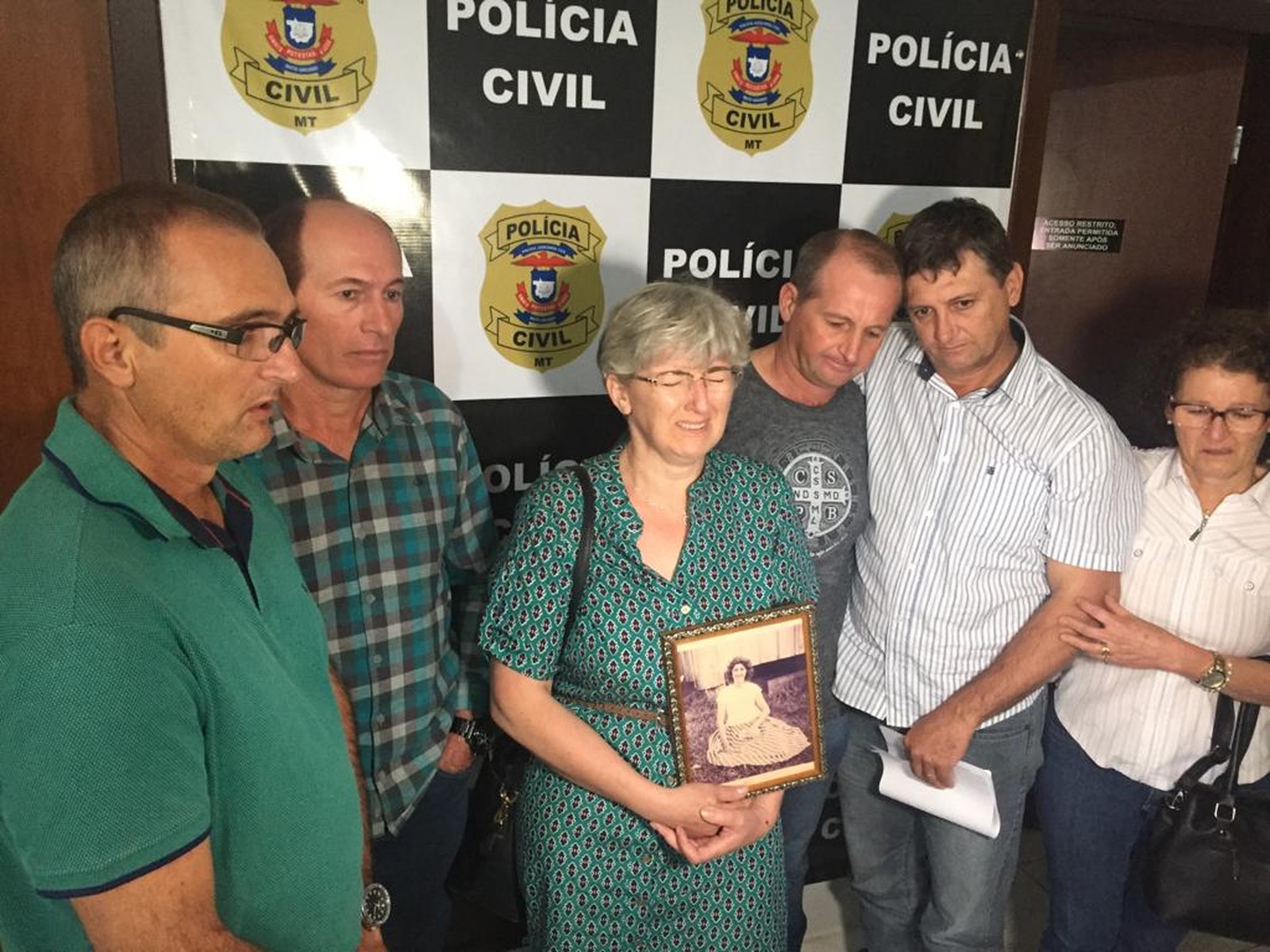 Filhos descobrem que pai matou a mãe há 37 anos e denunciam crime