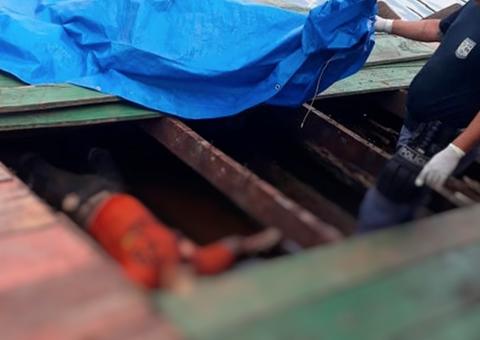 Apodrecido, corpo de pedreiro é encontrado debaixo de flutuante no Amazonas
