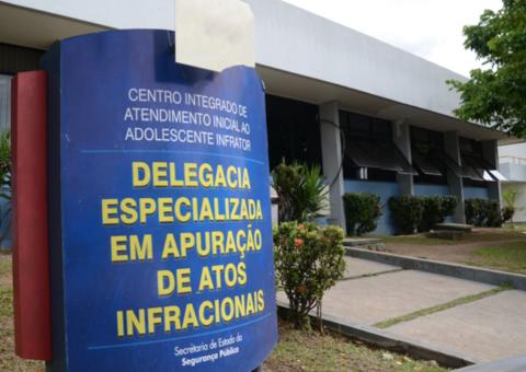 Adolescente é apreendido após ameaçar com faca namorado de sua ex em Manaus 