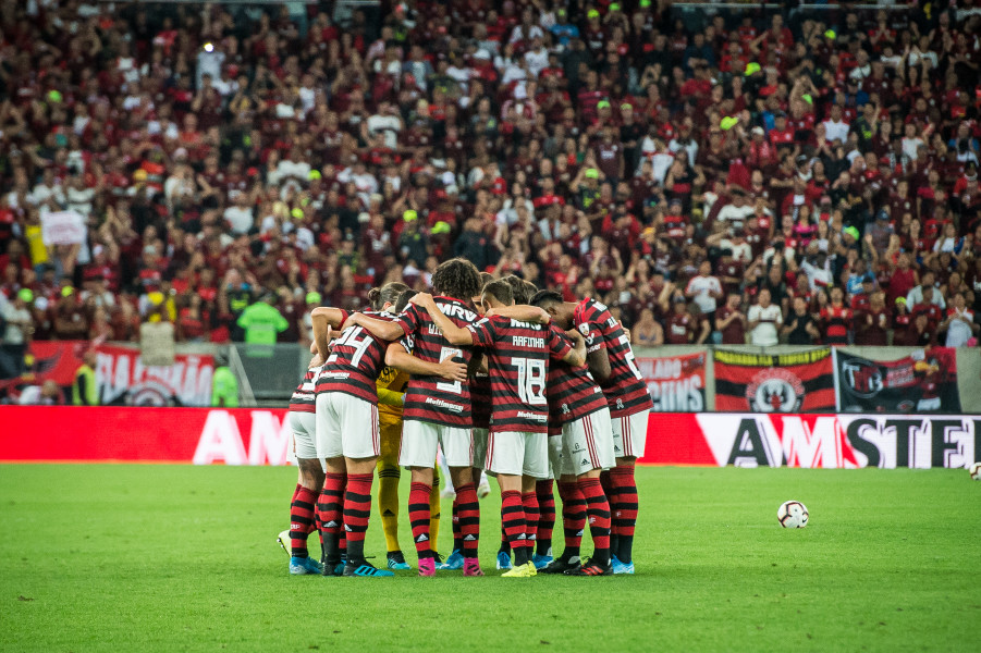 Flamengo vence o Internacional e tem vantagem na Libertadores 
