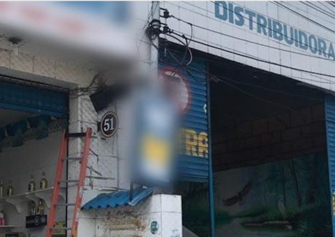 Fábrica de gelo é flagrada com furto de energia elétrica em Manaus