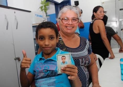 Ação Itinerante leva 35 serviços públicos para bairro de Manaus 