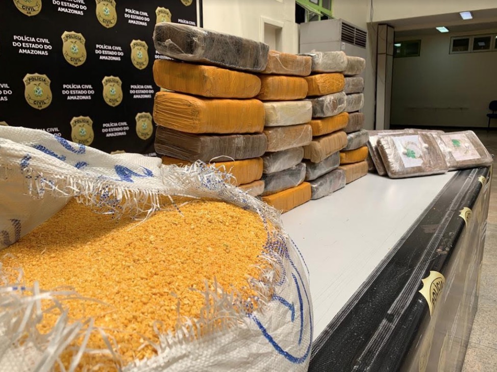 Drogas avaliadas em quase R$ 200 mil são encontradas em embarcações no Amazonas