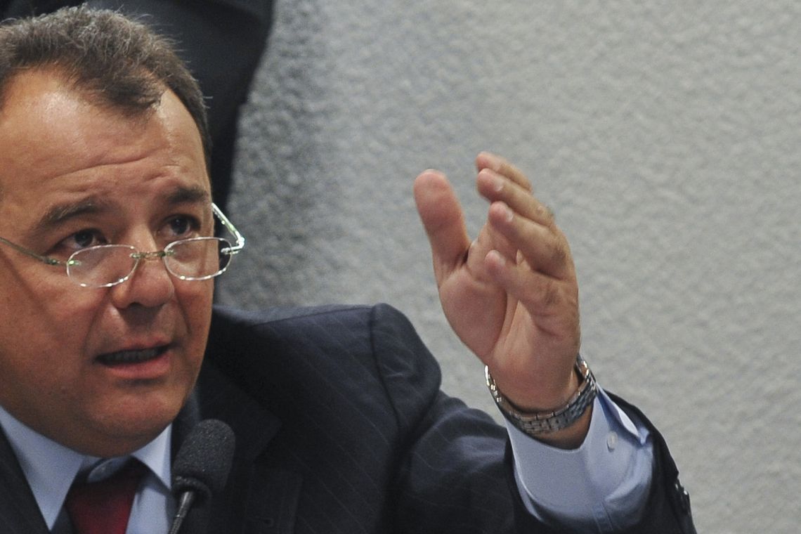 Defesa diz que Cabral corre riscos em Bangu 8 e pede transferência