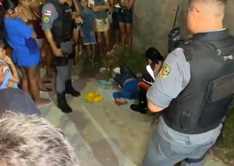 Casal é brutalmente espancado por populares durante assalto frustrado em Manaus