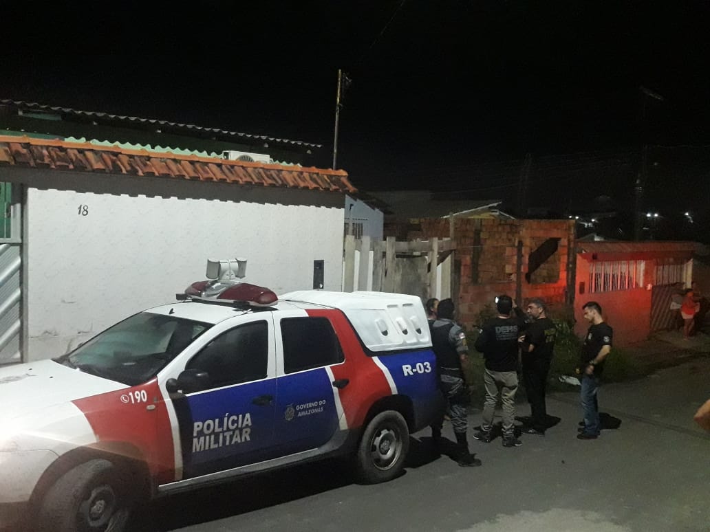 Após desaparecer, mulher é achada morta sob carcaça de geladeira em Manaus