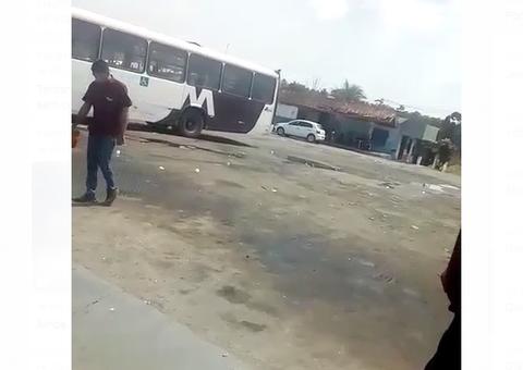 Revoltados com situação precária dos ônibus, rodoviários fazem paralisação em Manaus