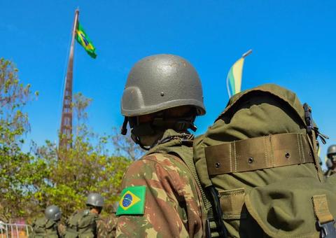 Governo estuda enviar Exército para combater queimadas na Amazônia