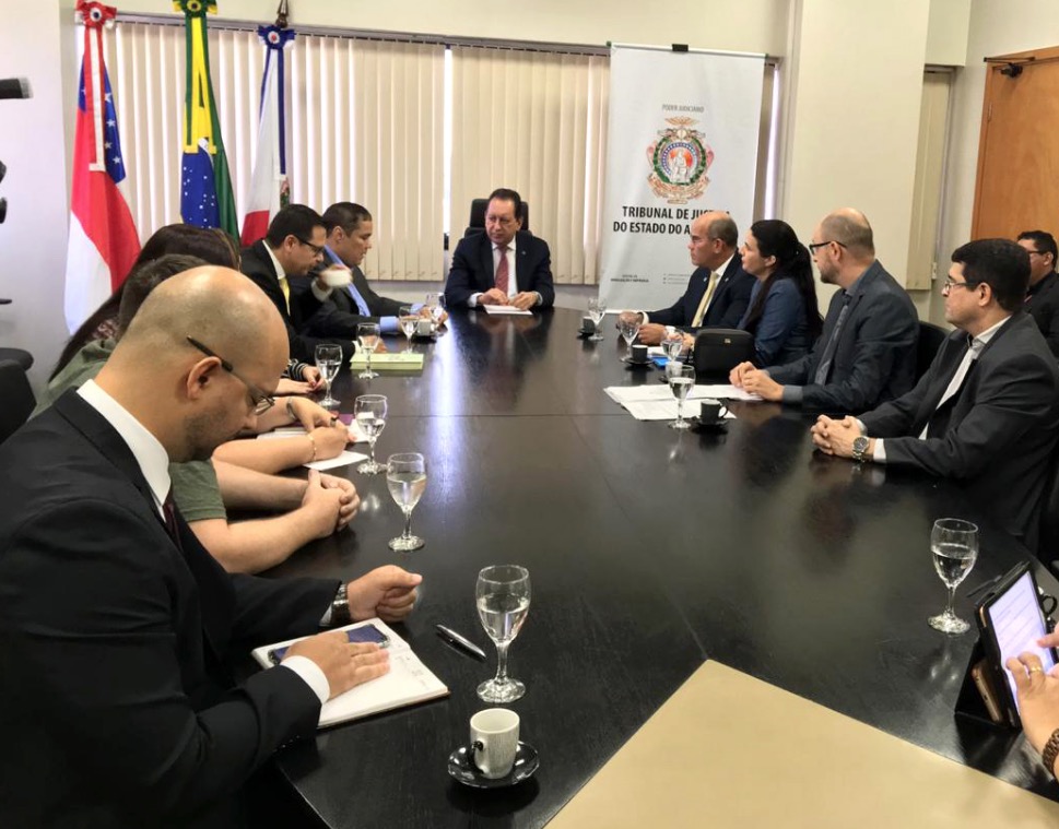 TJAM discute formas de empregar 2,5 mil presos do semiaberto em Manaus