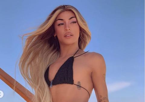 À la Gracyanne, Pabllo Vittar surpreende ao aparecer com seios turbinados