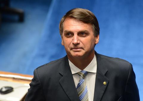 Tendência é enviar Forças Armadas para combater incêndios, diz Bolsonaro