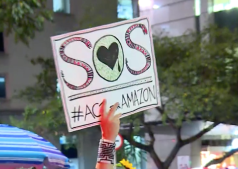 Em Manaus, manifestantes realizam ato em defesa da Amazônia neste sábado 