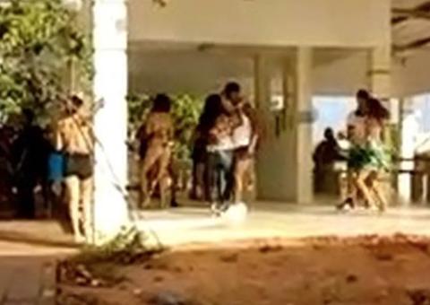 Bêbados e seminus, estudantes são filmados promovendo farra dentro de universidade federal