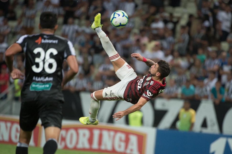 Flamengo agarra a chance e assume a liderança no Ceará com um 3 a 0 no Castelão