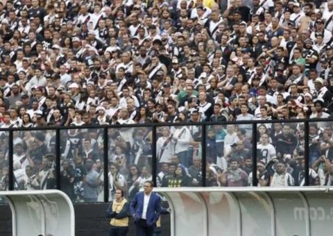 Vasco divulga nota de repúdio por cantos homofóbicos: 'Preconceito é crime'