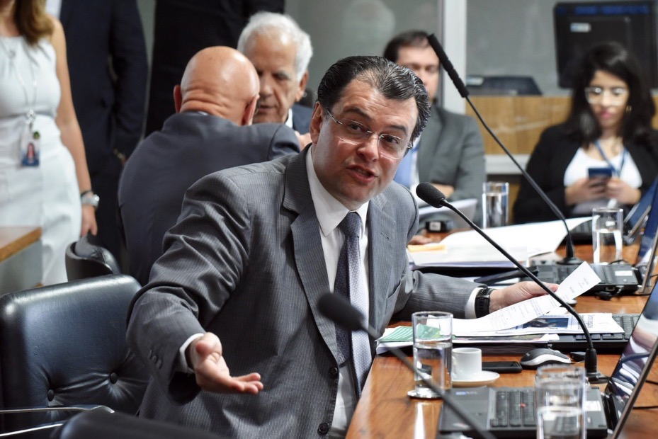 Ministério da Defesa libera recursos de emendas de Eduardo para municípios do Amazonas