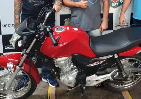 Polícia recupera moto roubada de mototaxista em Manaus