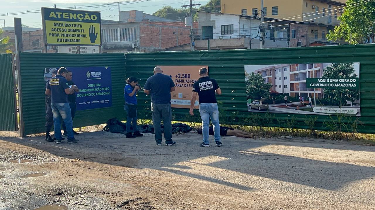 Moradores encontram homem morto em avenida no Japiim