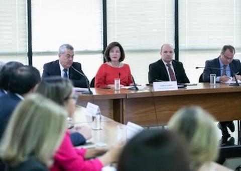 PGR quer inquérito para investigar origem e autoria de queimadas na Amazônia