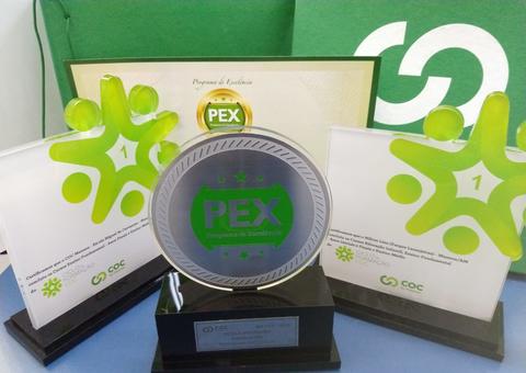 Escolas Nilton Lins ganham prêmio de Escola Master do Programa de Excelência da COC by Person