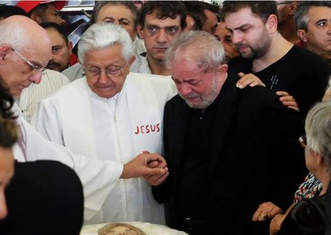 Morte de Marisa Letícia e luto de Lula foram ironizados por procuradores da Lava Jato 